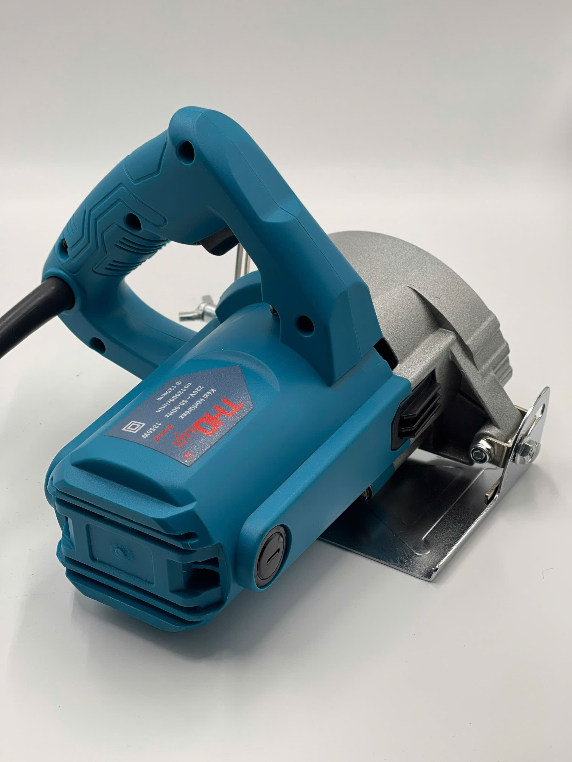 Máy cắt dùng điện M-9122